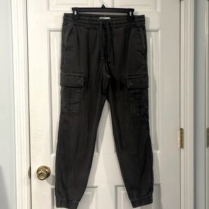 Sonoma brand men’s cotton cargo joggers in dark gray, size small